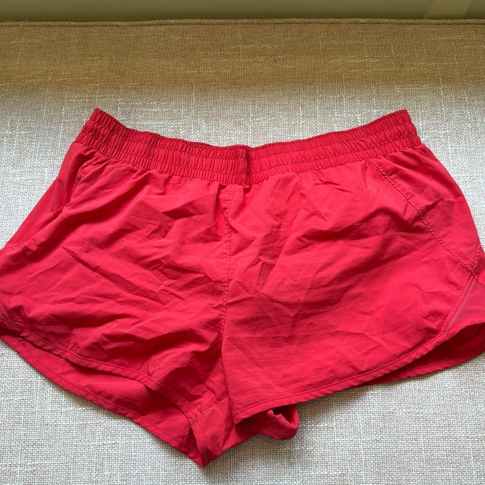All in Motion shorts XL